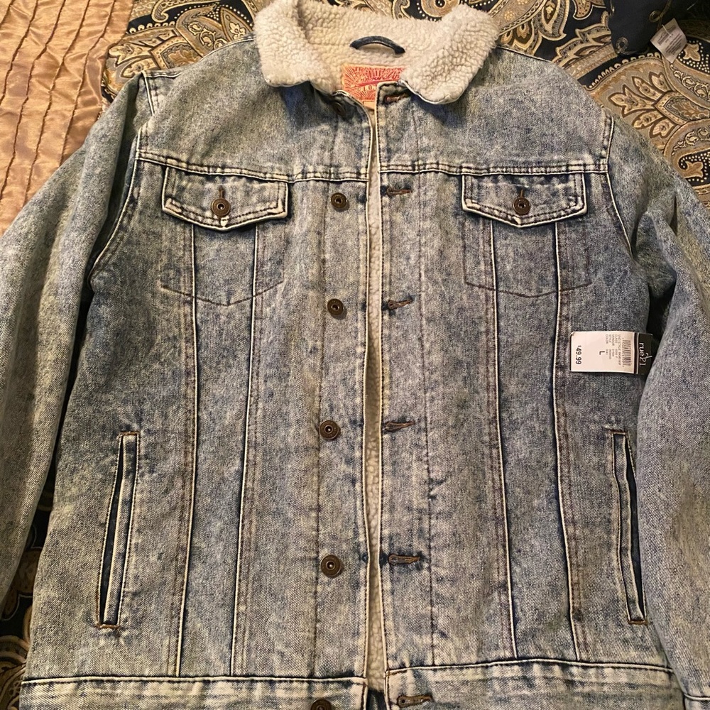 Mens Rue 21 Vintage Style Acid Wash Blue Jean Trucker Jacket Sz Large Sherpa